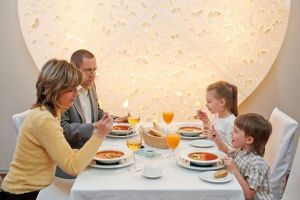 Masa în familie înseamnă bună dispoziţie