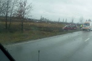 Ambulanta cu pacient implicata intr-un accident intre Albina si Mosnita Noua