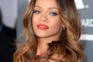 Recordul Rihannei pe YouTube depăşit de o...găină