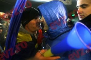 De ce au IEŞIT puţini oameni să protesteze împotriva ABUZURILOR din DNA: Nu au fost prelucraţi în LABORATOR