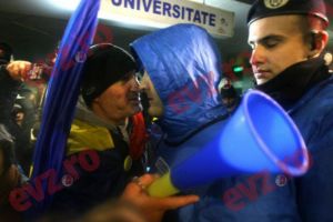 De ce au IEŞIT puţini oameni să protesteze împotriva ABUZURILOR din DNA: Nu au fost prelucraţi în LABORATOR