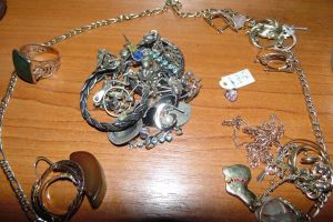 Comercianţii de bijuterii, controlaţi de Protecţia Consumatorilor