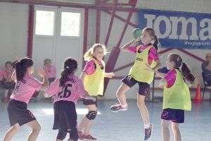 ”Elena Cuza”, campioană la handbal