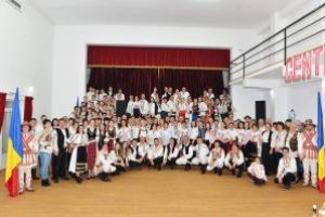 Balul Portului Popular, la Brădet, o nouă ediţie, un nou succes  – „Binecuvântat este cel care dă aripi urmaşilor lui, dar să aibă grijă să dea şi rădăcini”-  Leca Băncilă, primarul oraşului Întorsura Buzăului