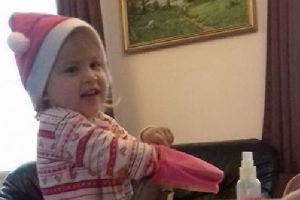 Apel umanitar! O fetiţă din Deda cu paralizie cerebrală are nevoie de ajutorul nostru!