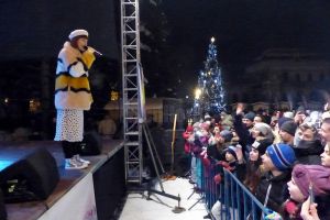 Concursuri, concerte de muzică uşoară şi populară şi multă distracţie la Serbările ...