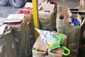 CONTRABANDĂ cu UMBRELE în portul Constanţa

