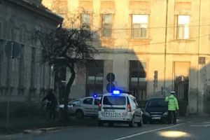 FOTO. Minoră lovită de maşină pe o trecere de pietoni din municipiul Satu Mare
