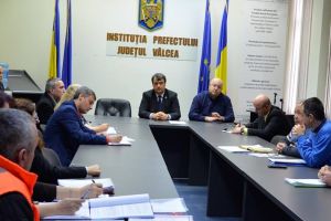 In neputinta sa, primarul Cristian Nedelcu din Dragasani a dus problema debranşării asociaţiilor de proprietari la… Prefectura