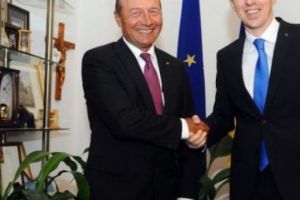 Chirtoacă DOREŞTE să-l ÎNTREBE pe Băsescu dacă  „îşi dă seama unde a fost băgat”