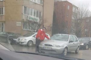 ACCIDENT în zona Podgoria! Un autoturism a LOVIT un biciclist