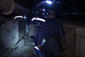 Protest spontan la Salina Slănic. Zeci de mineri refuză să iasă din subteran