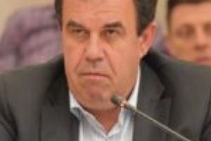 Crina ştie de ce nu merge treaba! „Sunt atât de mulţi proşti în judeţul ăsta, că nu mai poţi face nimic!”