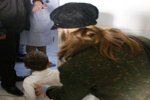 Copil părăsit caut familie iubitoare