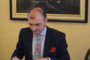 Primarul Caransebeşului dă vina pe Guvernul PSD pentru minusurile din buget. Prima măsură pentru supravieţuire: concedieri!