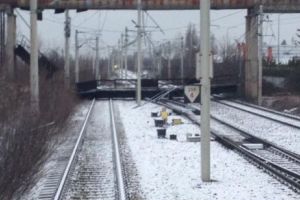 PASARELĂ PRĂBUȘITĂ peste calea ferată în gara Ploieşti Vest. Traficul feroviar este BLOCAT! News alert!