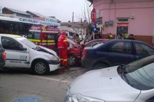 Alo, MILIȚIA! ACCIDENTE, ÎN LANȚ – LA… VLĂDUȚ!