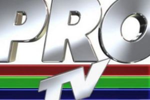 BOMBĂ la PRO TV! Un celebru prezentator marca la DOUĂ porţi! Pe cine a PĂRĂSIT pentru un fost iepuraş PLAYBOY