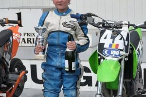 Un adolescent mureşean solicită ajutorul comunităţii pentru a participa la Campionatul Est-European de Motocross!