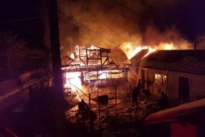 Incendiu puternic la un atelier de tâmplărie din Bosanci