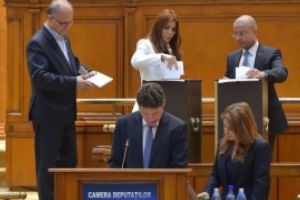 Andreea Cosma, răspuns pentru deputatul Bichineţ: Portocală 