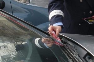 „Maşina ta e în siguranţă acum?” Să ne reamintim: cele mai multe furturi din autoturisme pot fi uşor evitate!