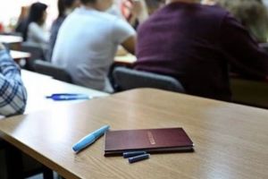 Eliminat la ultima proba a Bacalaureatului, in Timis. Candidat prins cu telefonul mobil