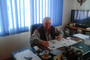 Primarul din Slătioara, Sorin Romcescu, va scoate la licitaţie modernizarea drumului de la Goruneşti şi dotarea Casei de Cultură