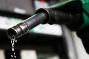 România importă din ce în ce mai mult petrol