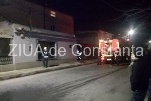 Imagini de la eveniment. O casa din Murfatlar a fost cuprinsa de flacari. Pompierii chemati in ajutor
