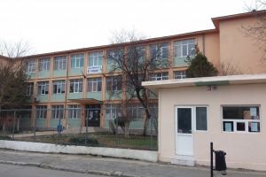 Curat sprijin al educatiei! Scolile inchiriaza spatii, iar 50 de procente revin Consiliului Local 