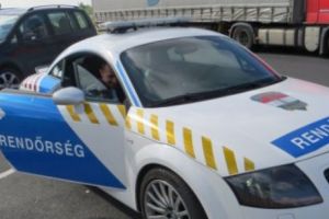 Mai ceva ca într-un banc: Un român şi-a UITAT soţia într-o PARCARE din Ungaria