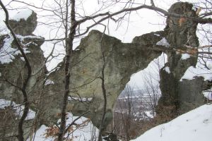 Ruinele Cetăţii Ciceului, un loc de legendă care se scufundă pe nedrept în uitare (FOTO)