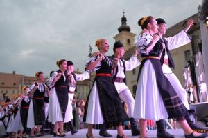 Junii Sibiului, invitaţi speciali la deschiderea oficială a Târgului de Turism al României