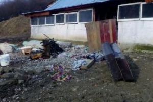 CLUJ: Casă cuprinsă de flăcări la Bobâlna. Doi copii şi un bărbat au fost răniţi FOTO