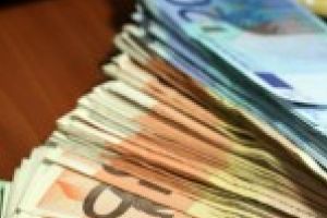 A treia zi consecutiva cu euro peste 4,66 lei