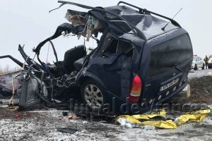 FOTO-VIDEO: Accident sau sinucidere? Bărbatul mort în accidentul de la Dumbrăveni îşi înjunghiase soţia!