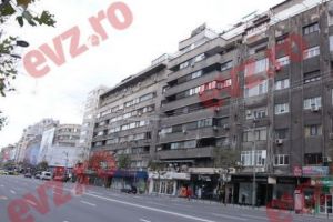 SCANDALOS. Un dezvoltator IMOBILIAR AMENINȚĂ locatarii unui BLOC: „Am dat PREA multă ȘPAGĂ să mă OPRIȚI voi”