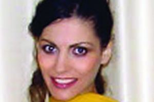 Geta Condur, politoloaga cu pene-n contur