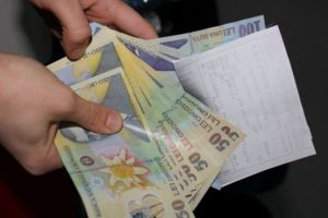 Și-a tras pensie vreme de 17 ani: Un bărbat din Ștei s-a pensionat pe acte false şi a încasat pe nedrept peste 240.000 lei