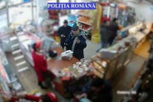 FOTO – Hoţ căutat de poliţie la Sibiu. A furat un card şi a plătit cu el