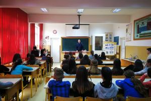 Jandarmii harghiteni au trecut pragul a două şcoli din Odorheiu Secuiesc