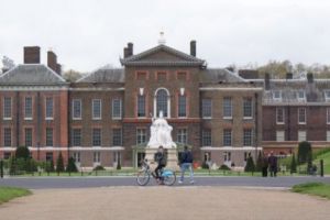 Alertă TERORISTĂ la Palatul Kensington! Familia REGALĂ, în PERICOL. News Alert!