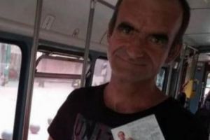 Fiscul îi dă lovitura de graţie când credea că trecutul de om al străzii nu se va mai întoarce niciodată