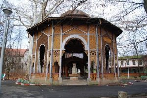 Camera de supraveghere a Colonadei din Buzias a fost distrusa