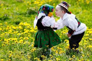 Obiceiuri, tradiţii şi superstiţii de Dragobete, sărbătoarea iubirii la români. „Dragobetele sărută fetele”.