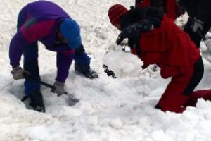 O fetita de 8 ani a reusit sa-i emotioneze cu marinimia sa pe salvatorii montani din Cavnic: Ne-a lasat fara cuvinte