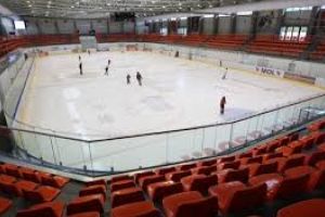 Patinoarul acoperit din Târgu Secuiesc, inaugurat oficial săptămâna viitoare