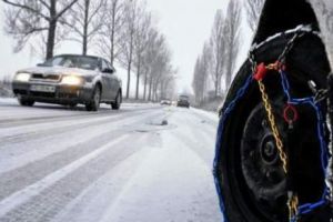 Circulaţie în CONDIȚII DE IARNĂ. Drumuri închise şi restricţii. Informaţii de ultimă oră din TRAFIC!