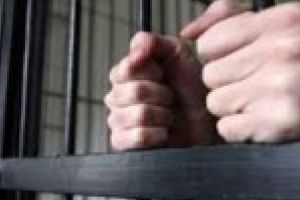 Judecatoria Braila a emis un mandat de executare a pedepsei cu inchisoarea de 1 an si 1 luna pentru un brailean in varsta de 59 de ani
